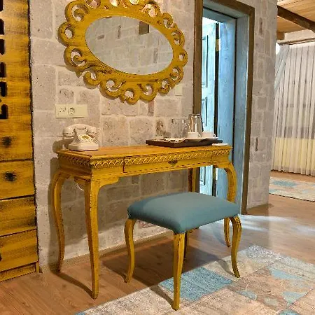 Elevres Stone House Bed & Breakfast